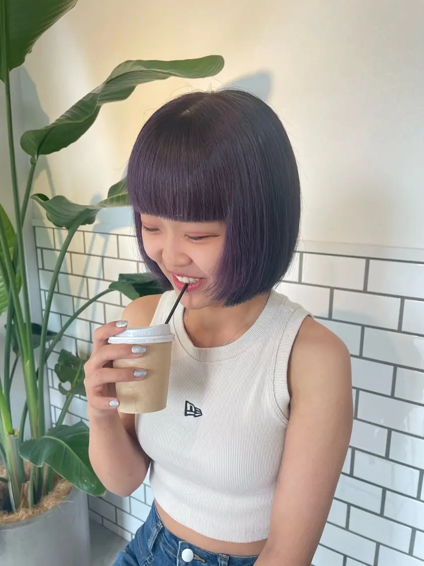 ショート カラー デザインカラー パープルカラー 顔周りカット 松井 悠希のヘアスタイル