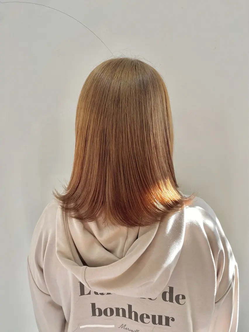 ミディアム カラー ベージュカラー ブリーチ カット ヘアカラー Kazaoka Saraのヘアスタイル