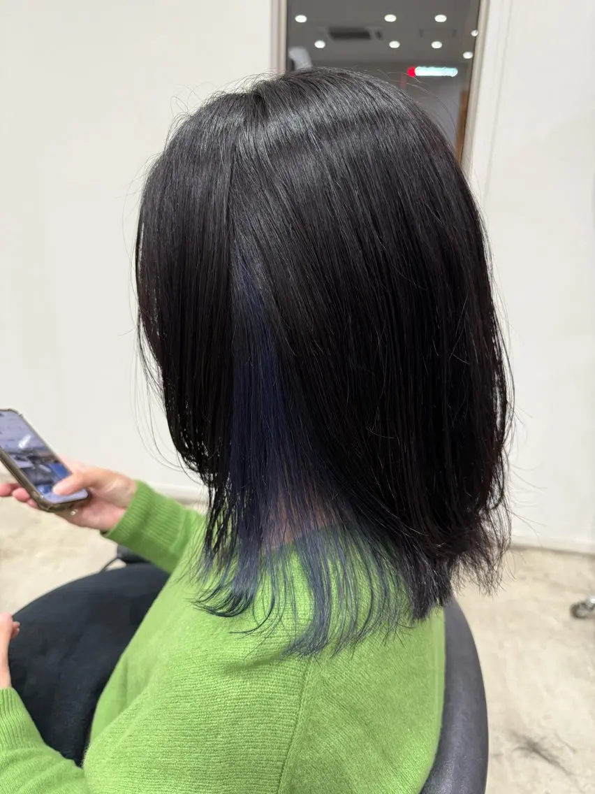 ミディアム カラー ブリーチ ブルーカラー デザインカラー ヘアカラー 芳賀 風斗のヘアスタイル