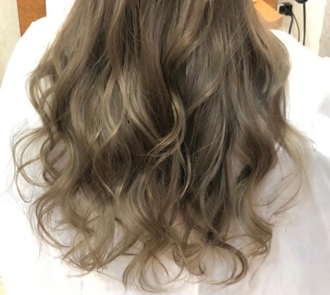ロング カラー ヘアカラー トリートメント Manager yumi 🍯のヘアスタイル