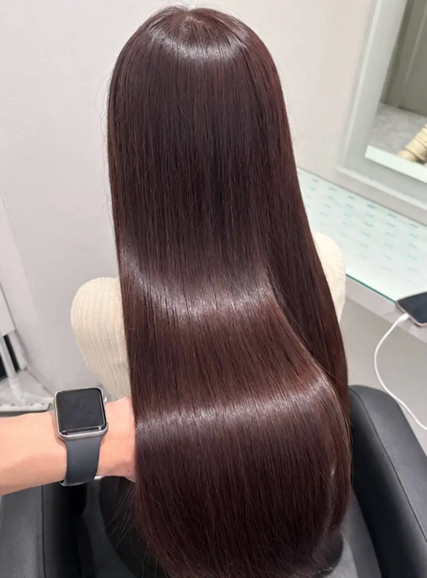 ロング カット 縮毛矯正 暗髪うる艶ヘア🫧 yumi🐈‍⬛🪽のヘアスタイル