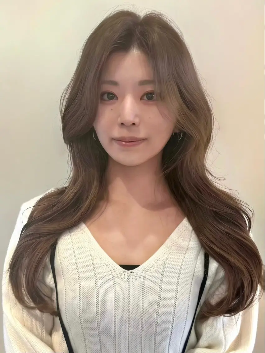 ロング Minami Yuiのヘアスタイル