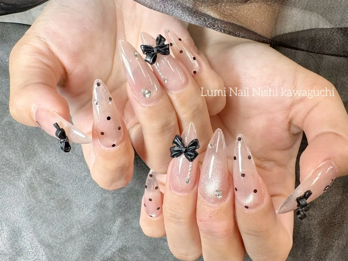 ネイル アートネイル フラワーネイル フットネイル ジェルネイル キラキラネイル ハンドネイル Lumi Nail Salonのネイルデザイン