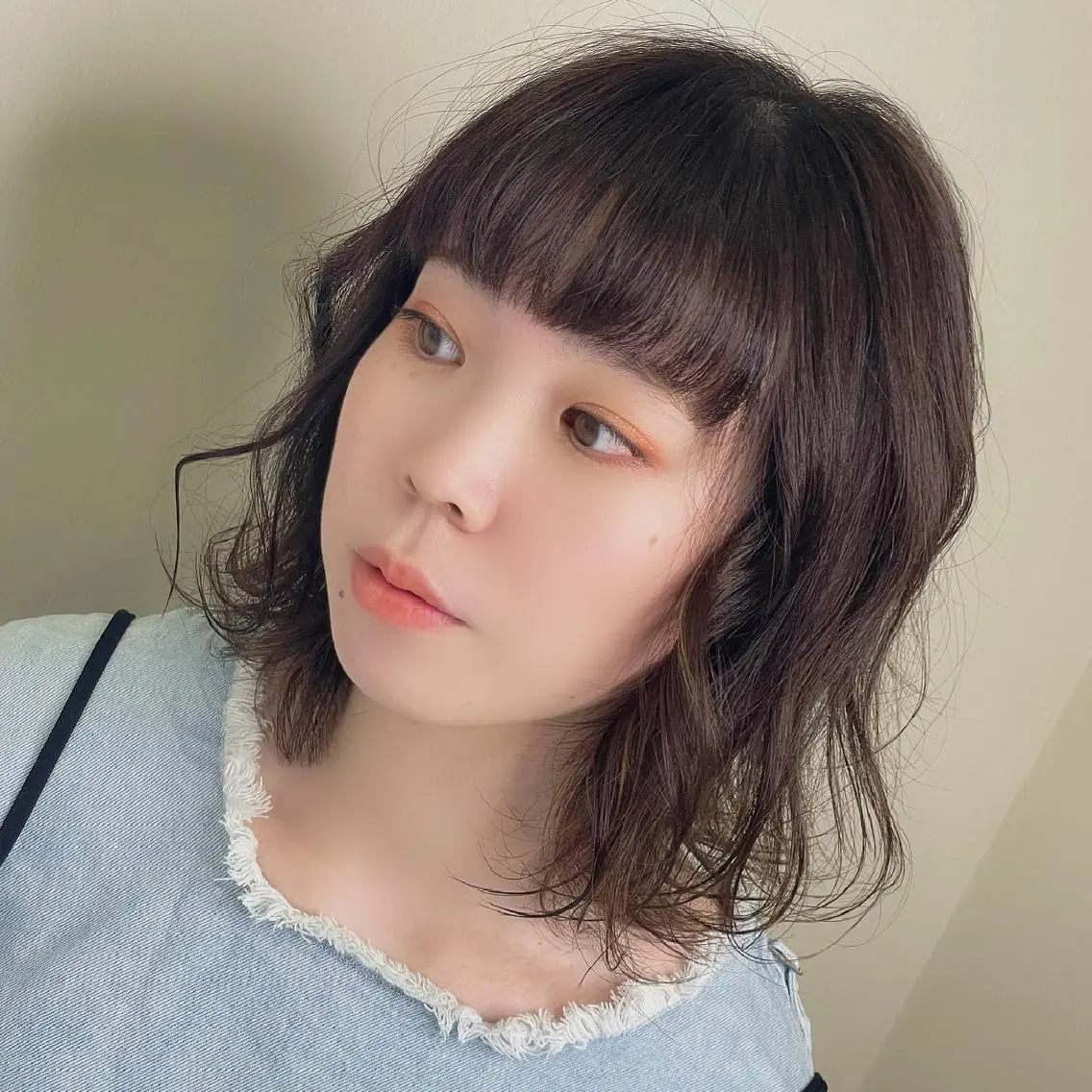 ミディアム カラー ヘアアレンジ ハイライトカラー ハイライト カット 岡本 沙帆のヘアスタイル