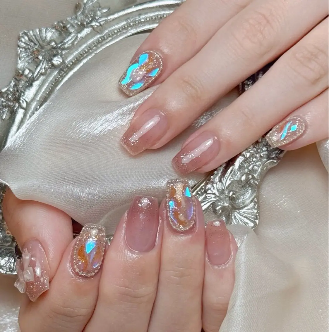 ネイル 氷ネイル・うるうるネイル ハンドネイル Maggie nailクロのネイルデザイン