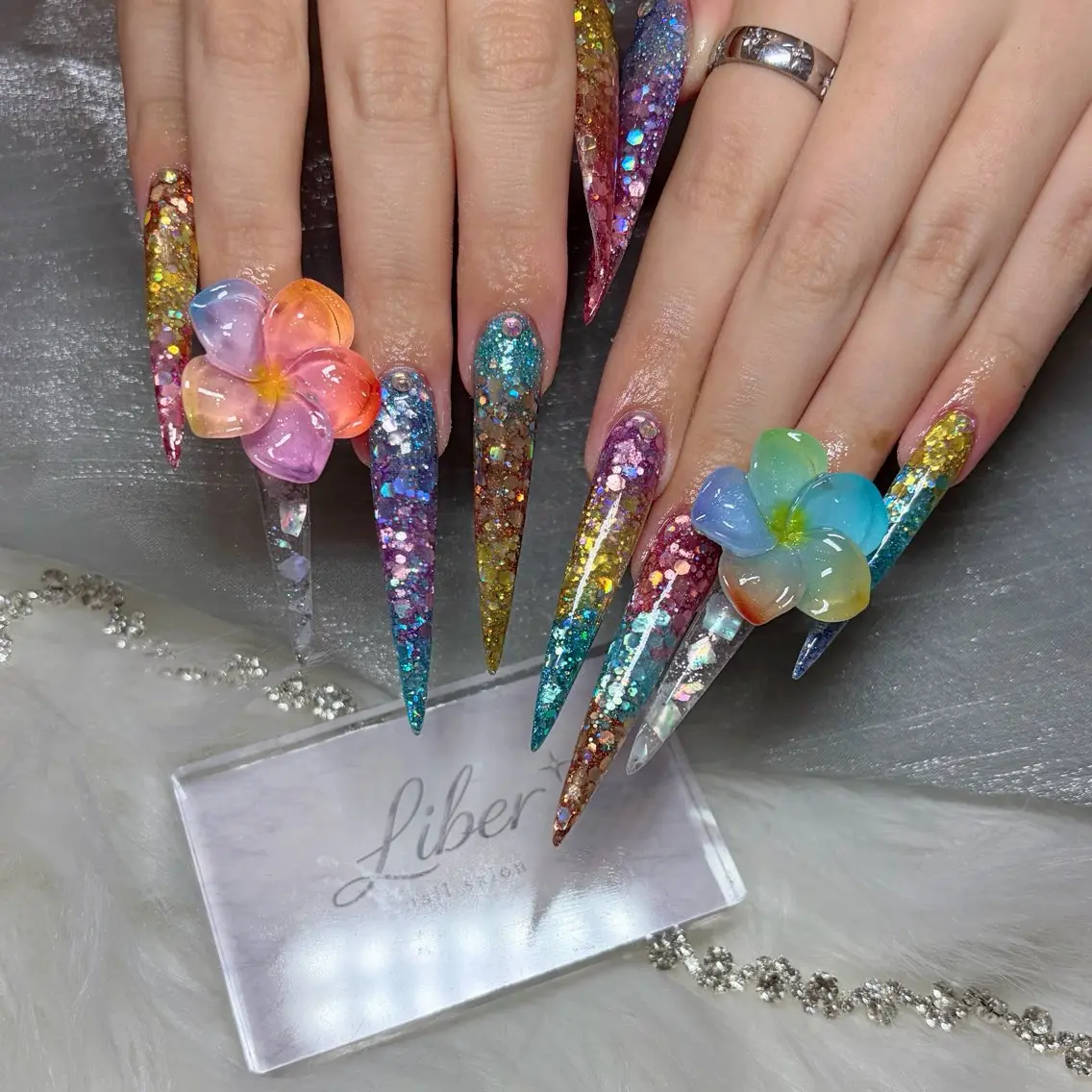 ネイル ロングネイル 夏ネイル ハンドネイル Liber リベルのネイルデザイン