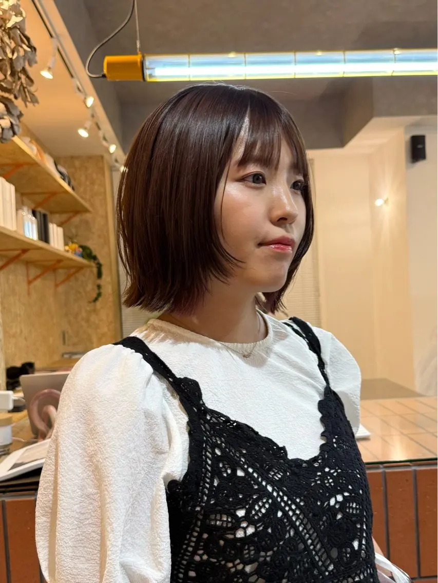 ミディアム カラー ボブレイヤー イヤリングカラー ラベンダーカラー ピンクカラー ピンクラベンダー カット ヘアカラー トリートメント azumi/グレー ジュ/オリーブ/縮毛のヘアスタイル