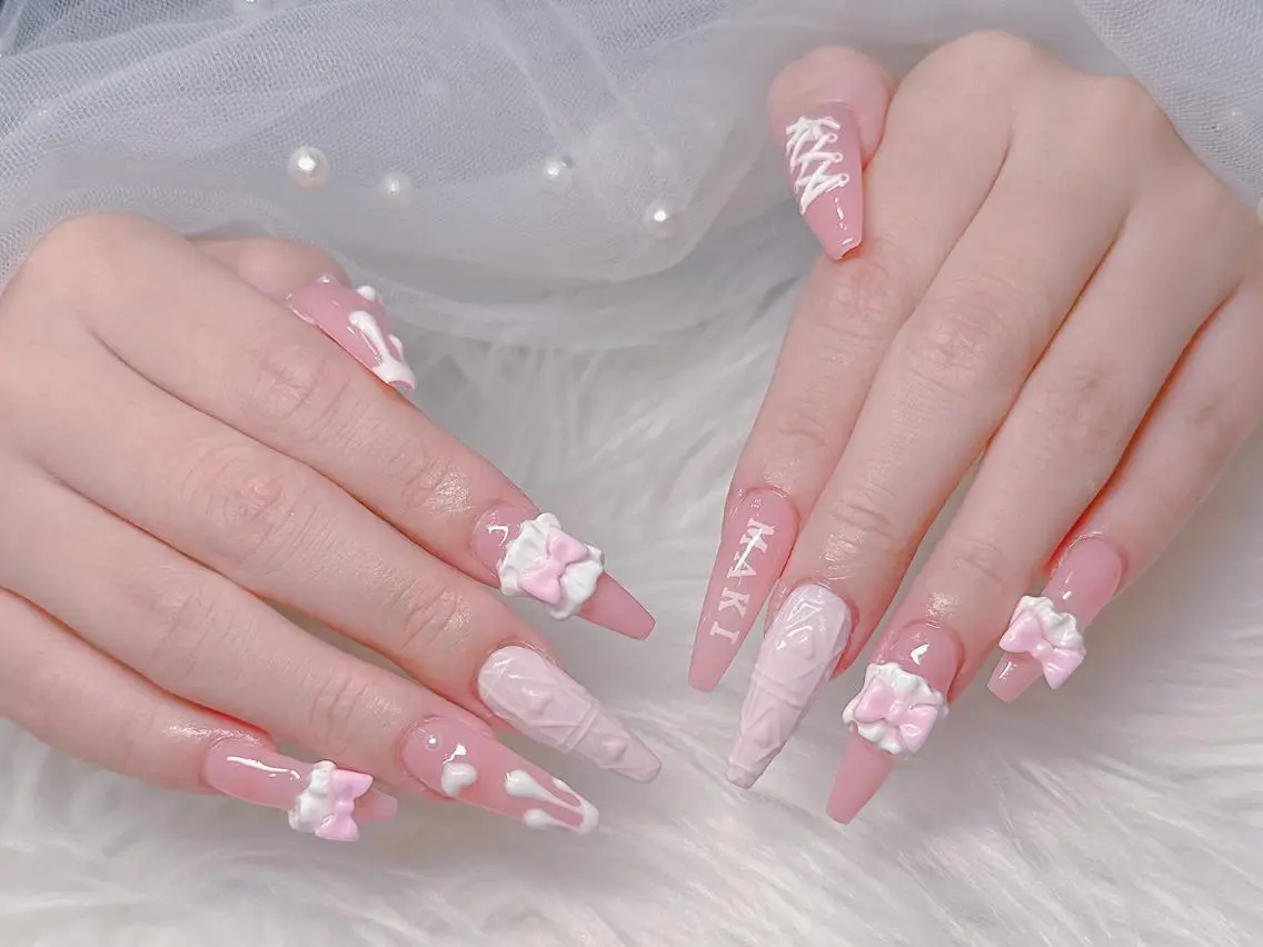 ロング カラー グラデーションカラー 韓国風ヘア ハンドネイル Bling Salonのネイルデザイン