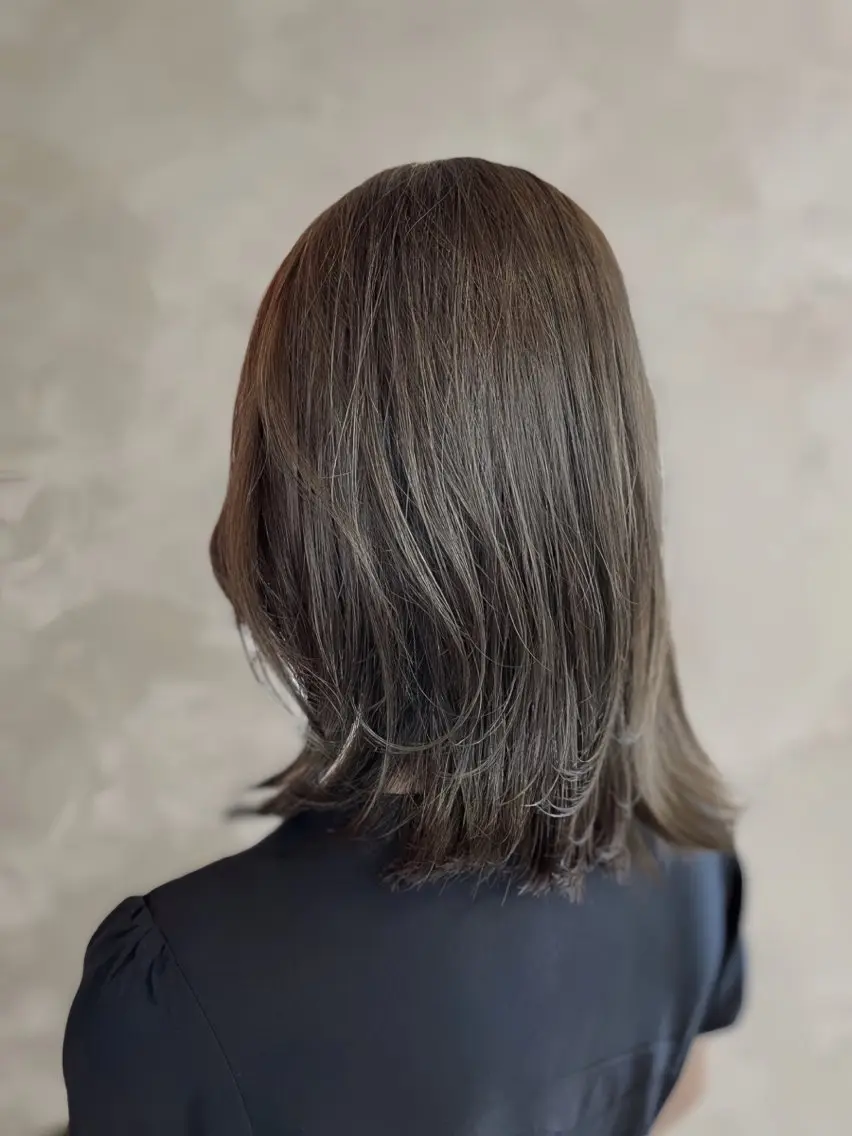 ミディアム カラー レイヤーカット 似合わせカットカラー 🌿つじおかるみのヘアスタイル