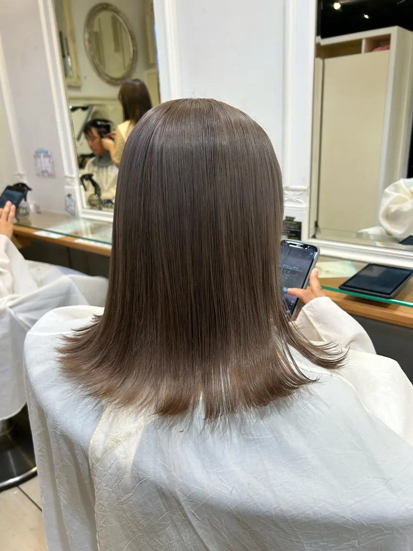 カラー ベージュカラー lomalia moekaのヘアスタイル