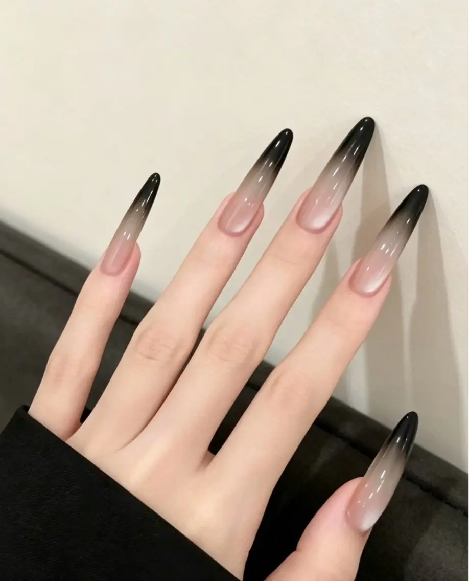 ネイル フレンチネイル ラメ(グリッター) ラメグラデーション マグネットネイル 持ち込み Unicorn Nail原宿表参道のネイルデザイン