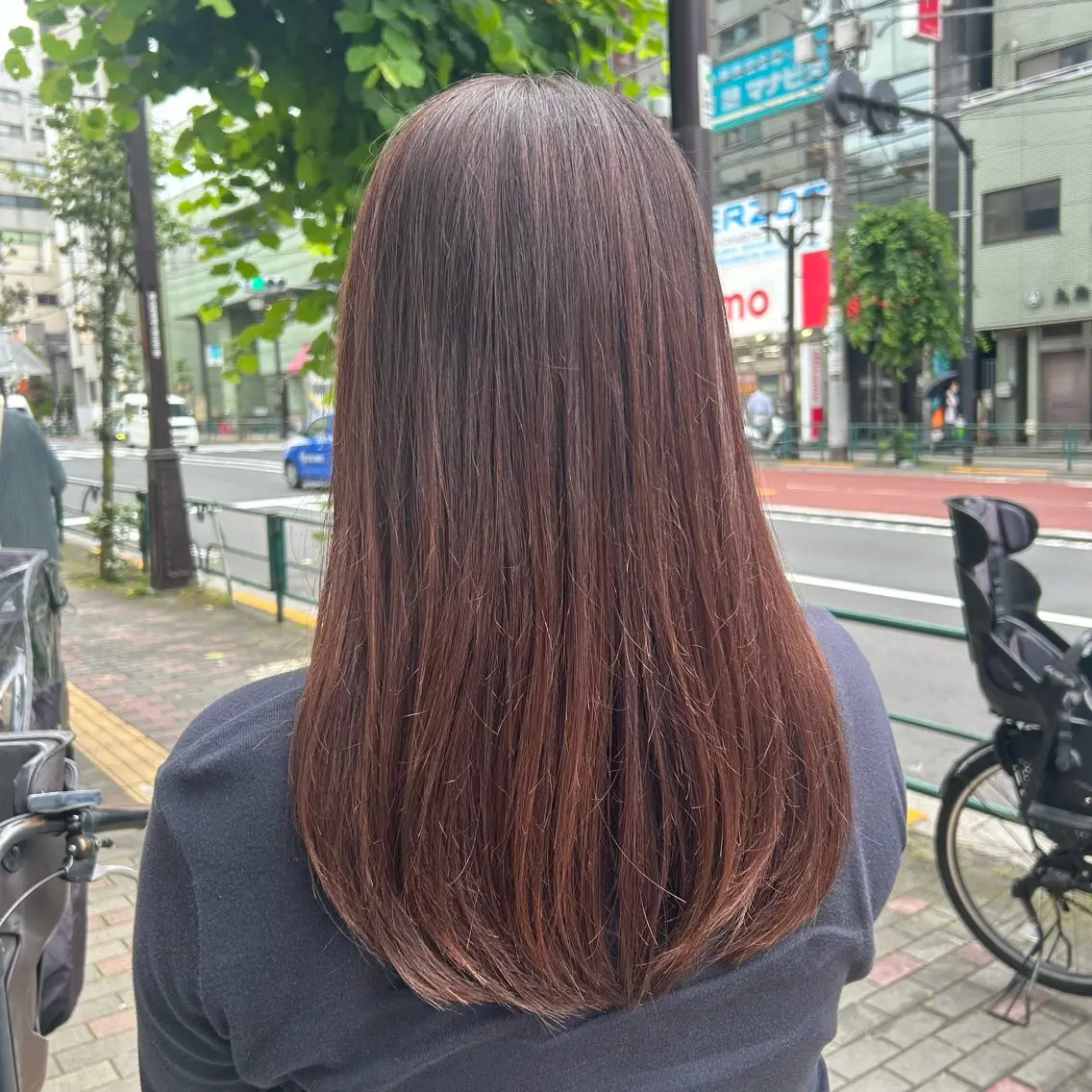 ミディアム カラー カット ヘアカラー トリートメント 若狭 彩花のヘアスタイル
