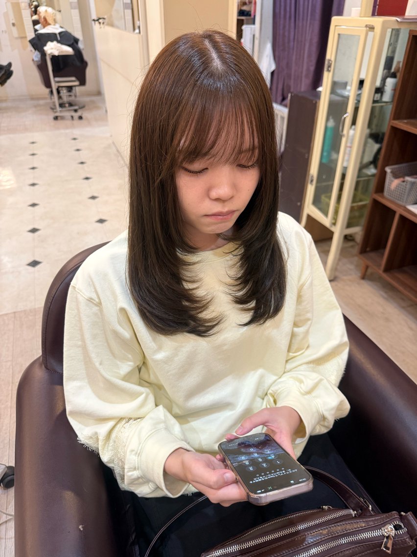 セミロング ありま ゆうなのヘアスタイル