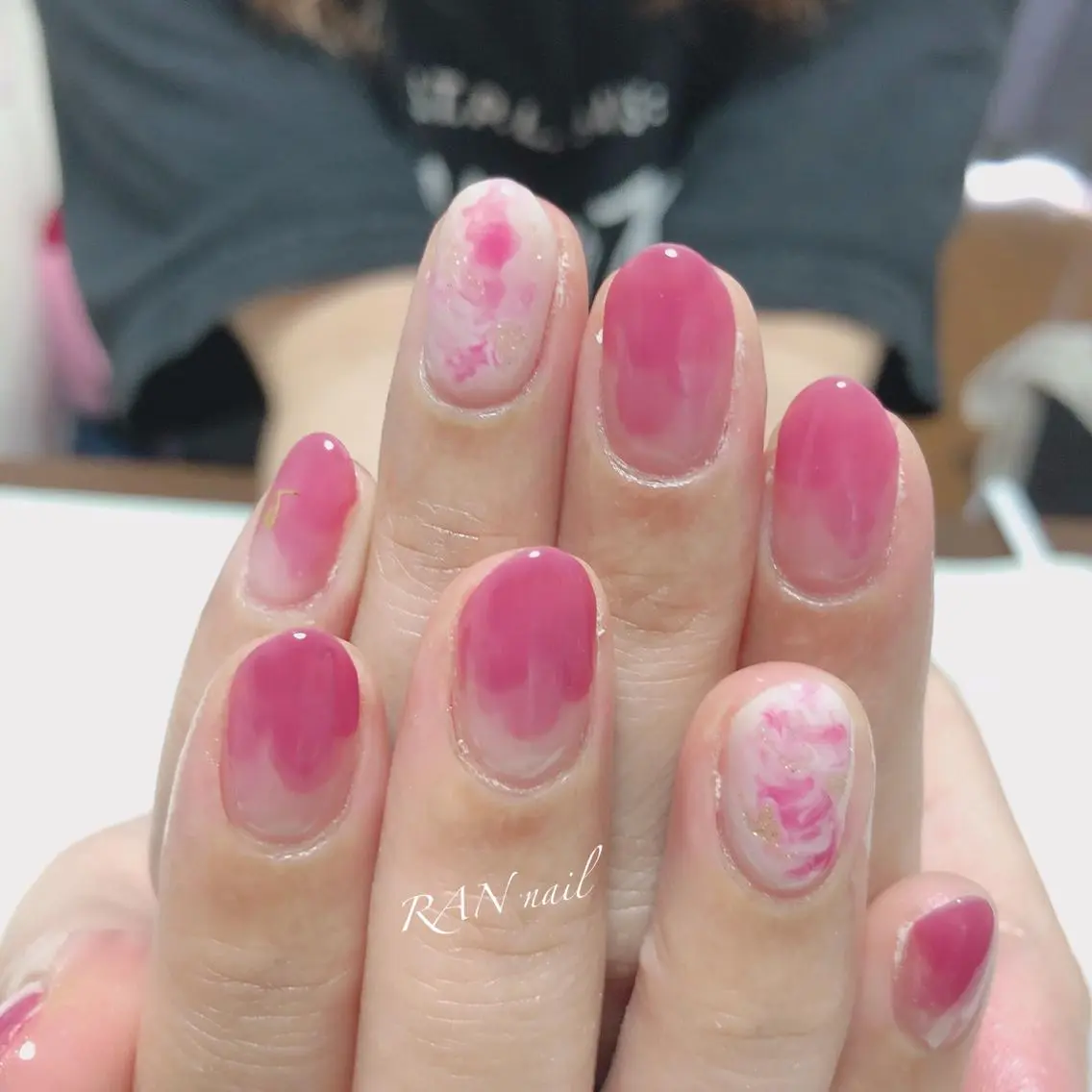 ネイル フットネイル キラキラネイル ラメ(グリッター) 大理石ネイル(マーブル) 赤色 RAN nailのネイルデザイン