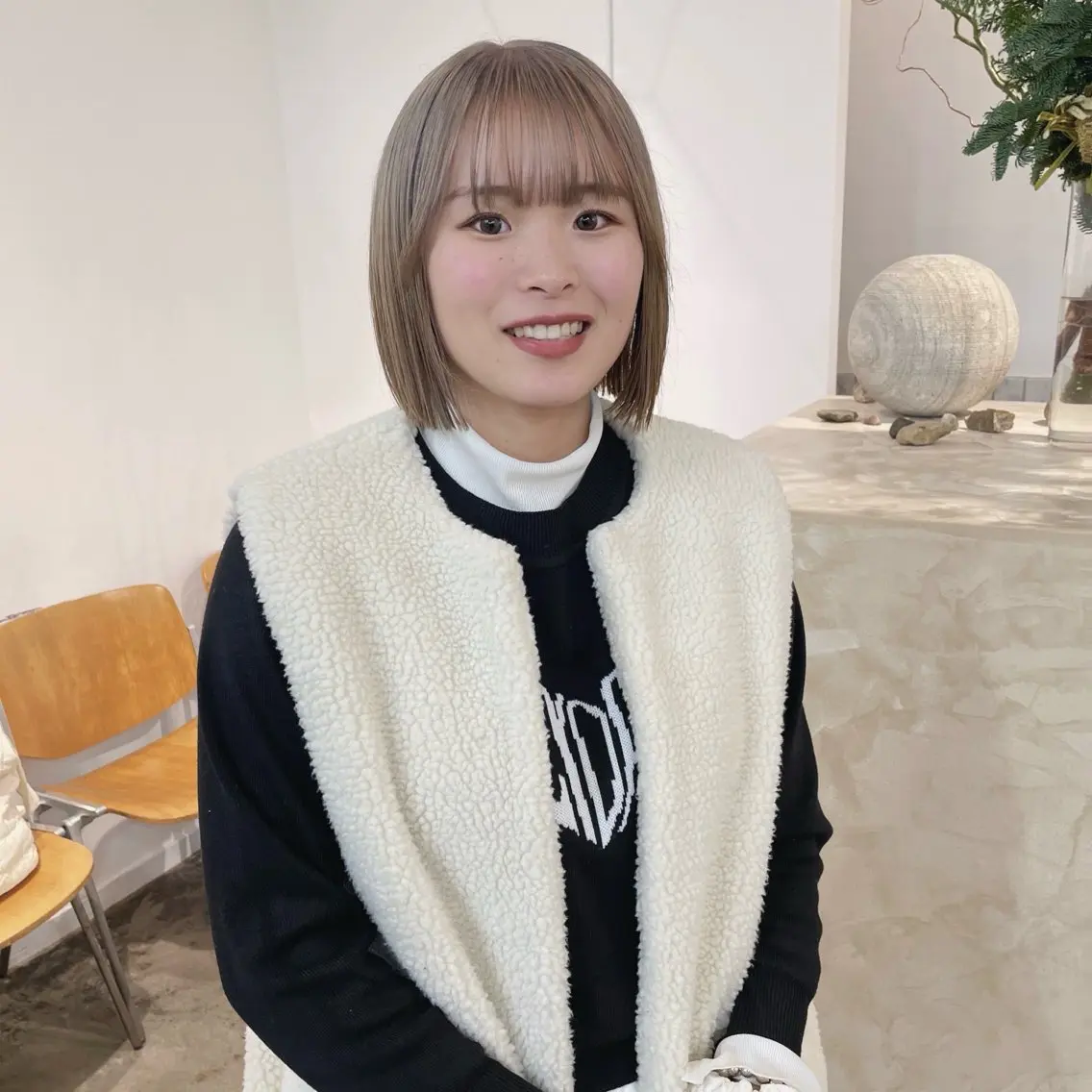 ショート カラー ベージュカラー ブリーチ ブロンド ブロンドベージュ ケアブリーチ カット ヘアカラー スギヤマ ショウゴのヘアスタイル