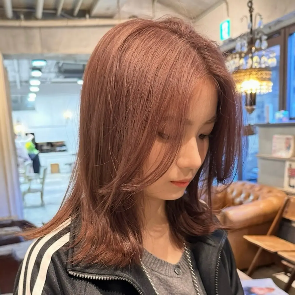 セミロング カラー おしゃれハイトーン 💗AKARIのヘアスタイル