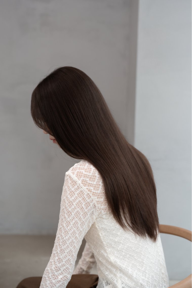 ロング ロング 酸性ストレート navile GINZAのヘアスタイル