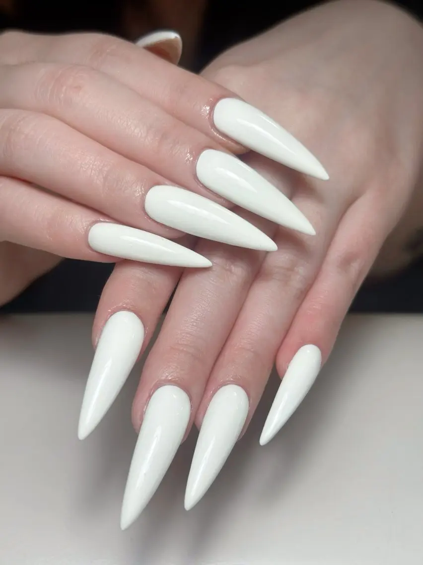 ネイル チークネイル ドット フレンチネイル グラデーション 韓国ネイル ハンドネイル Lisa Nail Salonのネイルデザイン