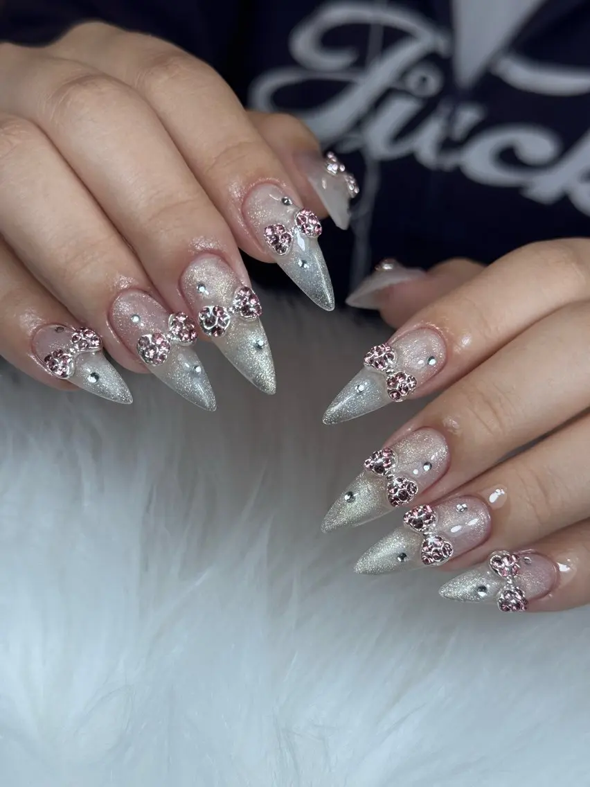 ネイル アートネイル ジェルネイル ニュアンスネイル シンプルネイル ネイルチップ ハンドネイル Lisa Nail Salonのネイルデザイン