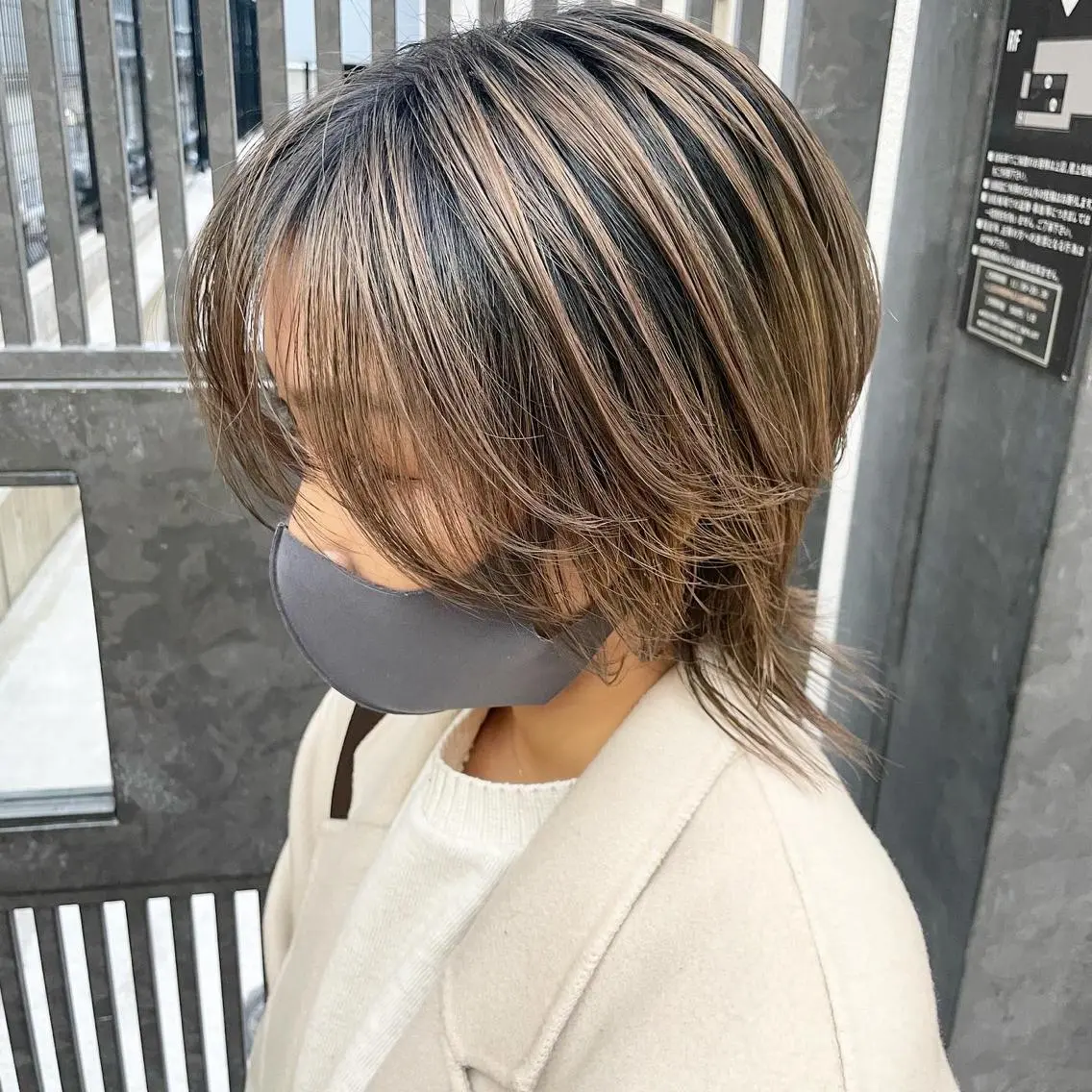 ショート アッシュ アッシュグレー アッシュグレージュ ミストバング ボブ レイヤー /ブリーチ/溝口誠二のヘアスタイル