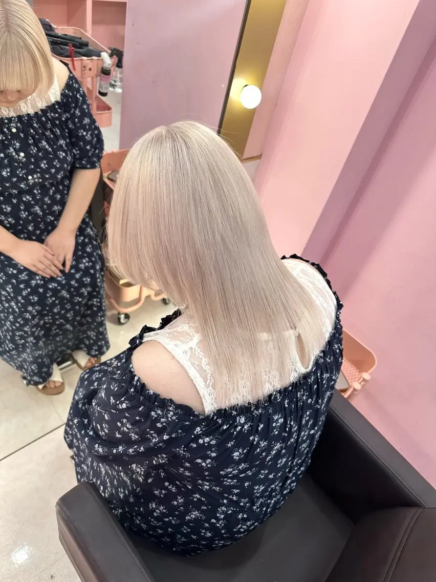 ミディアム カット ヘアカラー トリートメント 🦋色落ちまで綺麗に 🦋KOKIのヘアスタイル