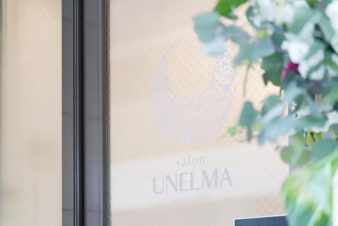 ネイル salon UNE LMA見習いスタッフのネイルデザイン
