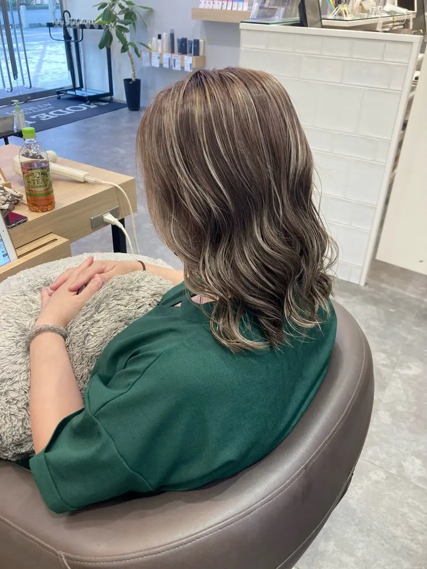 ミディアム ヘアカラー 艶カラー🌟 透明感カラー🌟磯部のヘアスタイル