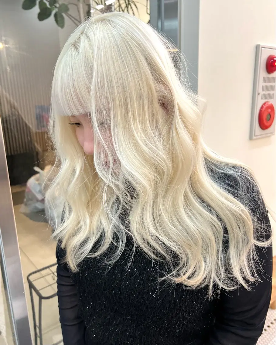 ロング カラー カット ヘアカラー トリートメント 抜きっぱなしブロンド /ハイトーン/カナタのヘアスタイル