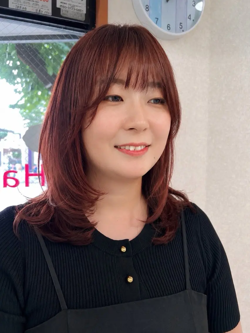 セミロング レイヤーカット 鈴木 令子のヘアスタイル