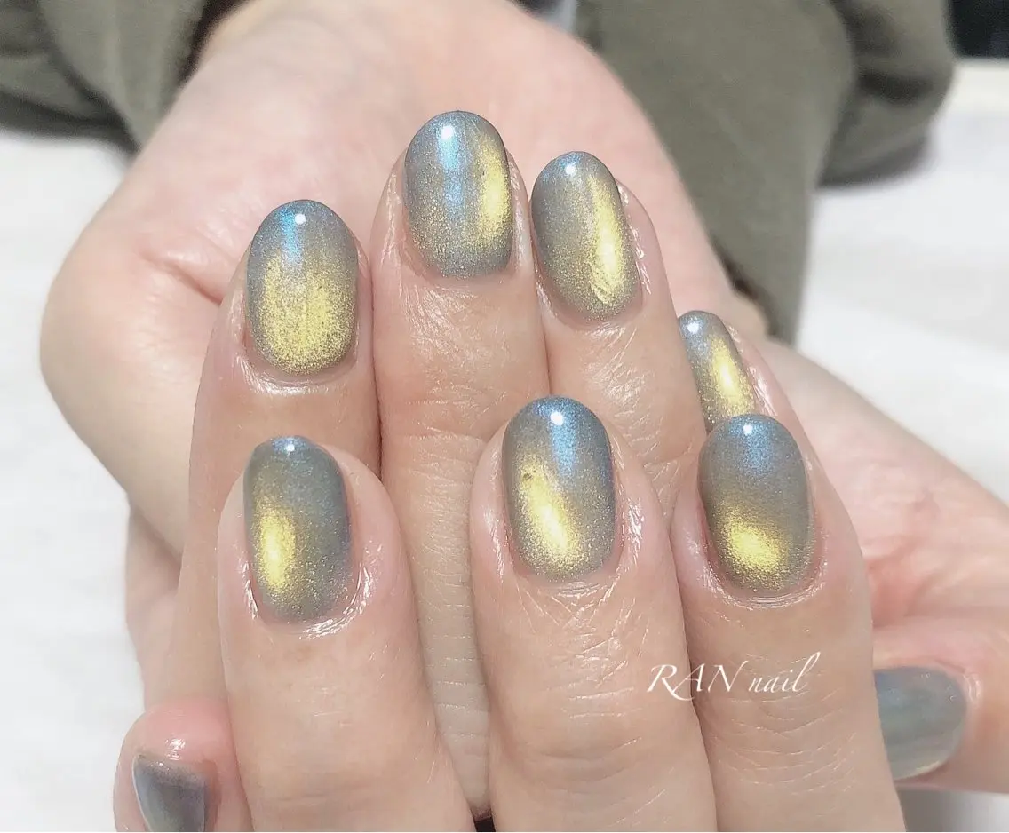 ネイル オーロラネイル ブルー ゴールド 氷ネイル・うるうるネイル マグネットネイル ハンドネイル フットネイル RAN nailのネイルデザイン
