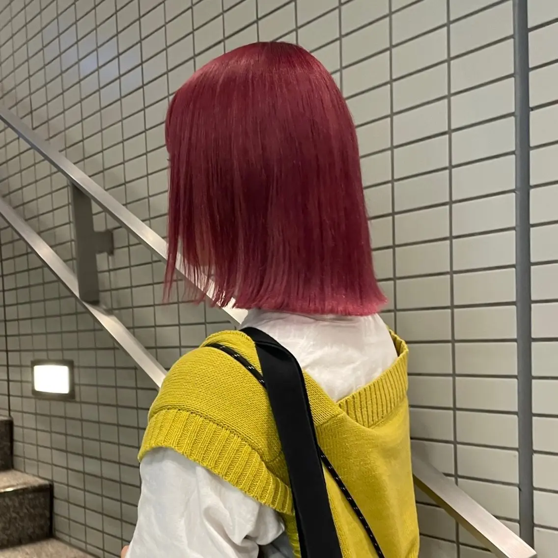 セミロング カラー 🫧ハイトーン✨格安 より質💐マンツーマのヘアスタイル
