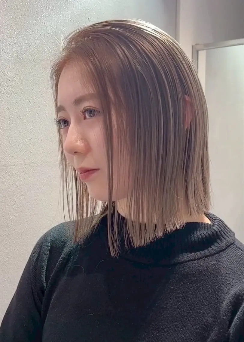 ショート カラー 切りっぱなしボブ グレージュ ボブ カット ヘアカラー トリートメント CHERIEブリーチ ダブルカラー 天神のヘアスタイル