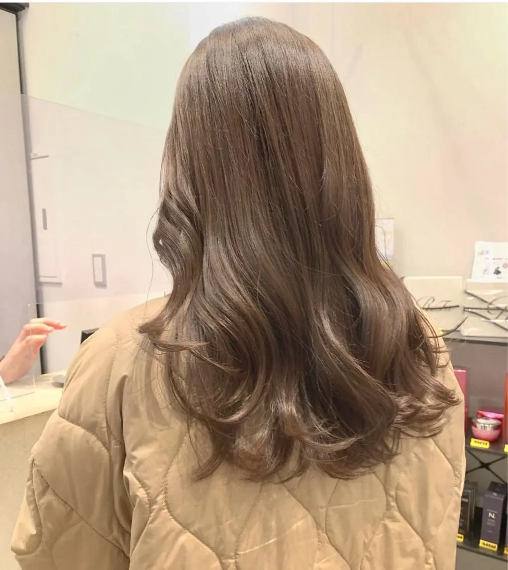 ロング レイヤーカット ロング カット トリートメント 吉川 陽菜のヘアスタイル