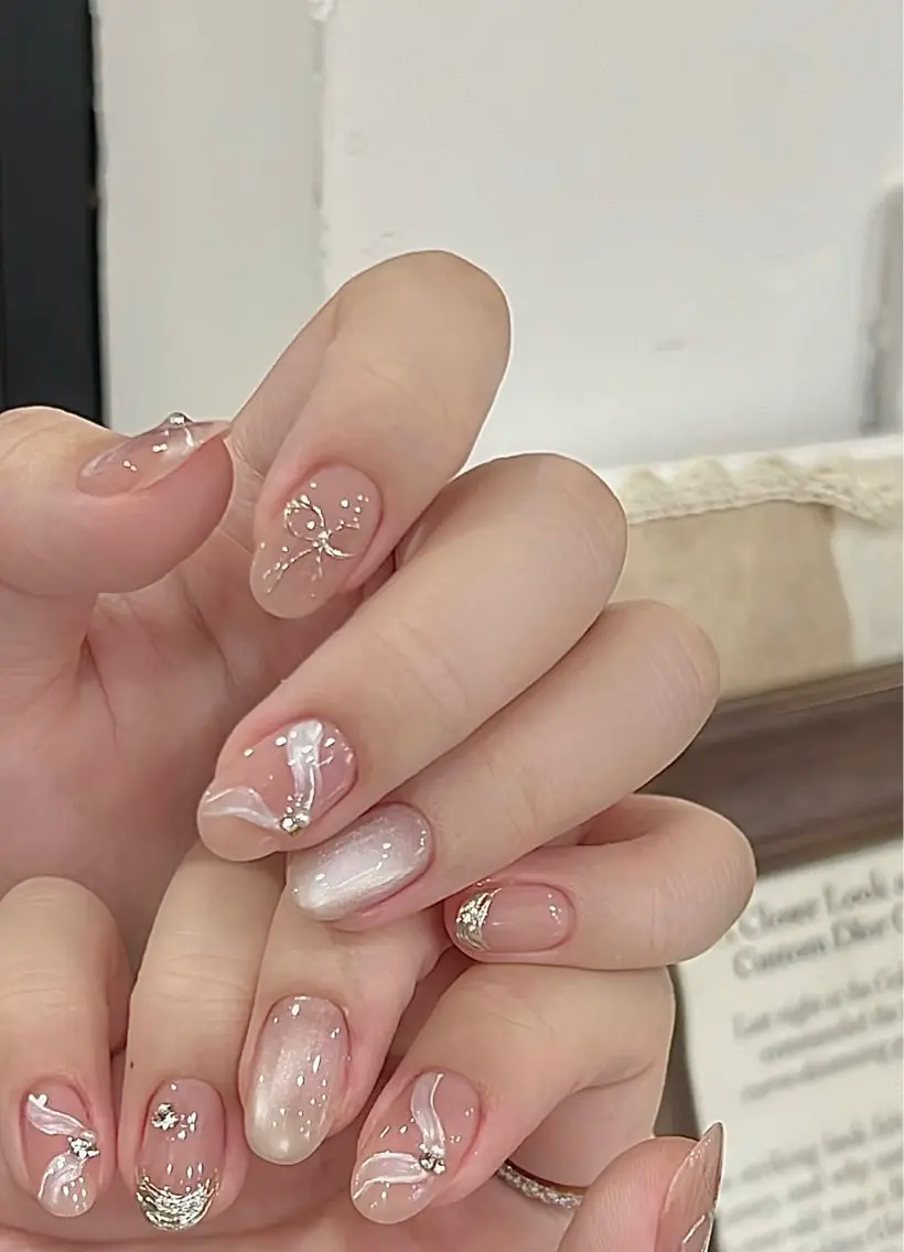 ネイル アートネイル オーロラネイル チークネイル フレンチネイル ガラスフレンチ ハンドネイル 🎀YooLi Nail salonのネイルデザイン