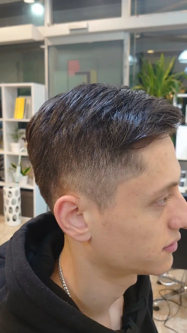 メンズ フェードカット 七三 アイハラ クニタカのヘアスタイル