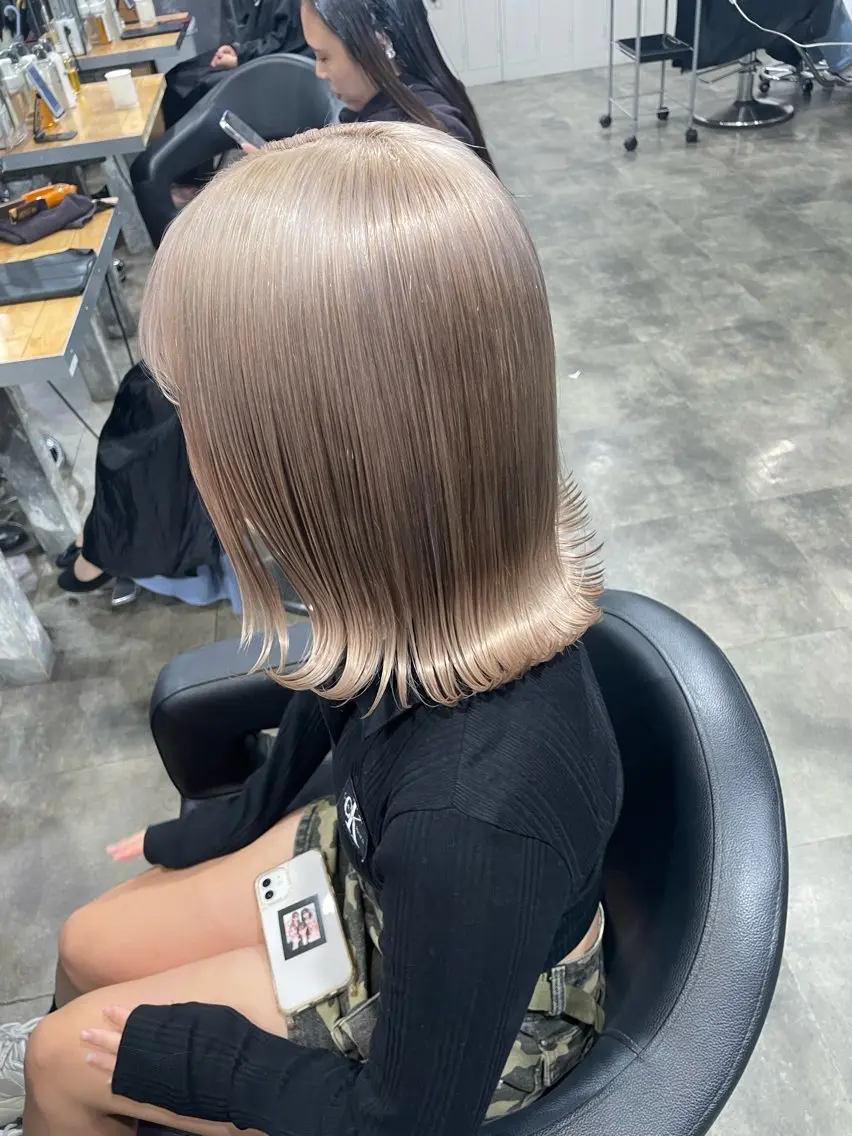 ミディアム カラー ヘアカラー トリートメント ハイトーン 横浜💞ミオのヘアスタイル
