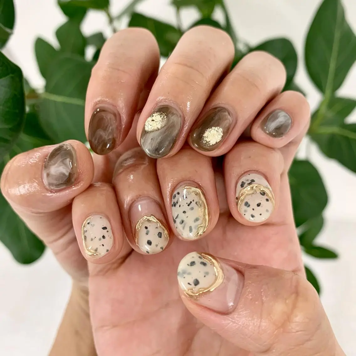 カラー ネイル アートネイル ニュアンスネイル new me"のネイルデザイン