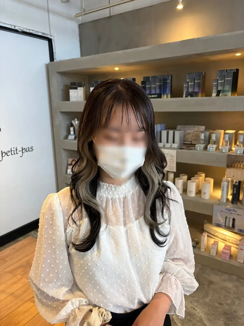 カラー 岩崎 郁音のヘアスタイル