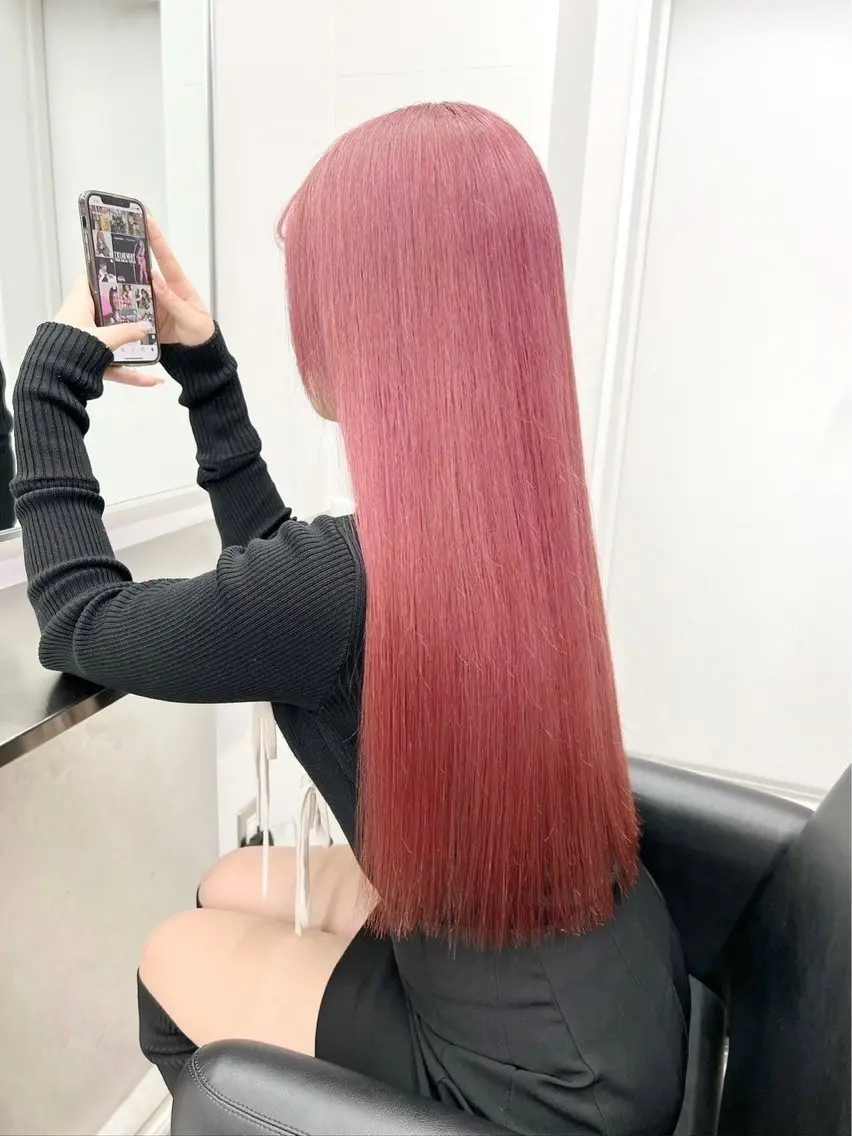 ロング カラー ヘアカラー トリートメント KIRYU SARAのヘアスタイル