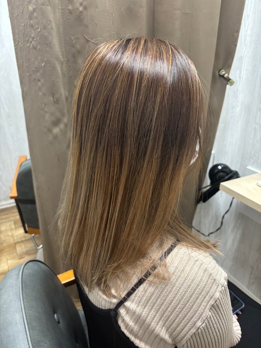 カット＋カラー＋バレイヤージュ　¥6000の写真