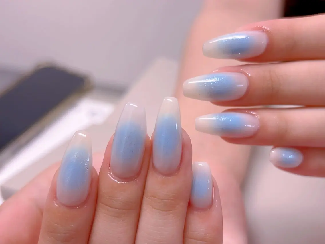 ネイル フレンチネイル ジェルネイル グラデーション 韓国ネイル マグネットネイル ハンドネイル 【長さ出し】 IRIS NAILのネイルデザイン