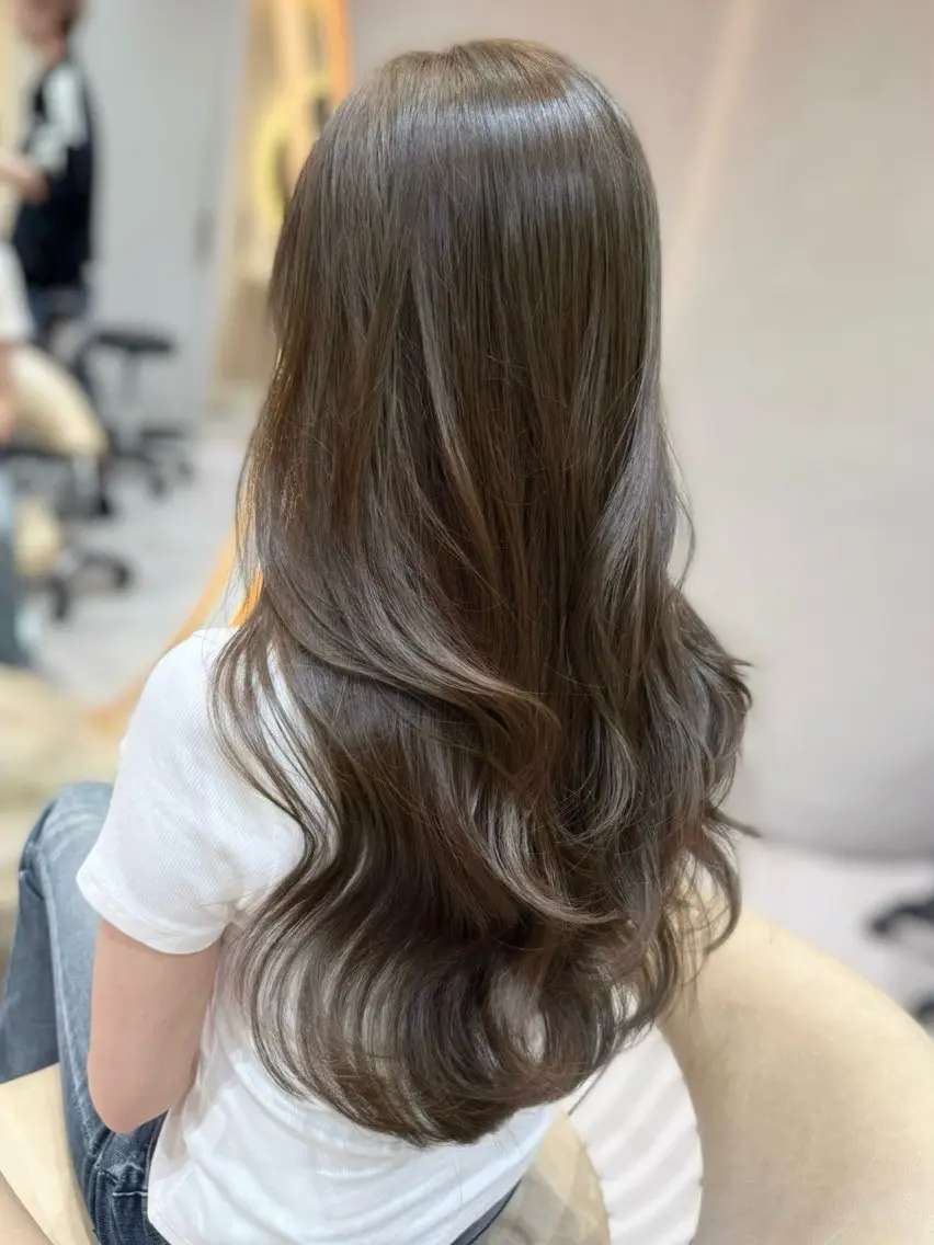 ロング カラー 透明感カラー🤎 中川智帆のヘアスタイル