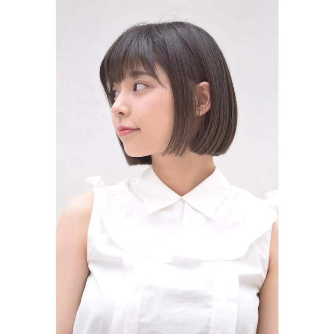 ショート カラー ショートボブ アッシュ アッシュグレー アッシュグレージュ ベージュカラー 寺山 佳貴のヘアスタイル