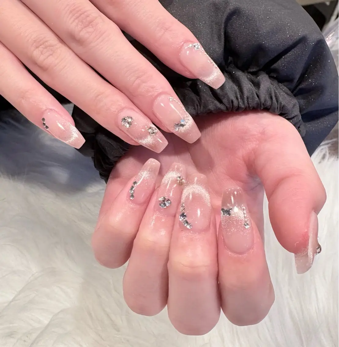 ネイル ストーンネイル Nobody_ Minのネイルデザイン