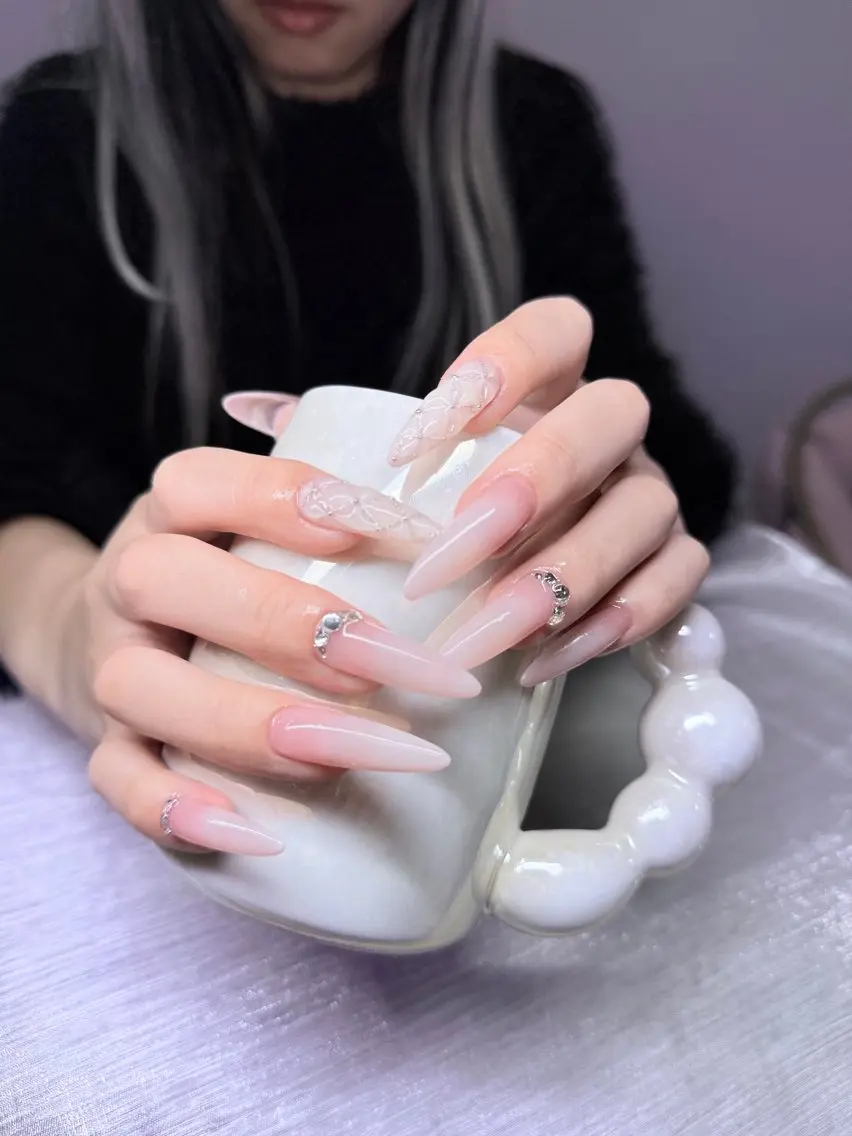 ネイル 長さ出し グラデーション 卒業式 キラキラネイル マグネットネイル ハンドネイル Lee Nailsのネイルデザイン