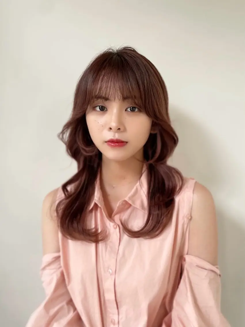 セミロング ピンクブラウン レイヤーカット ❤️ショートカット ・顔周りカット❤️のヘアスタイル