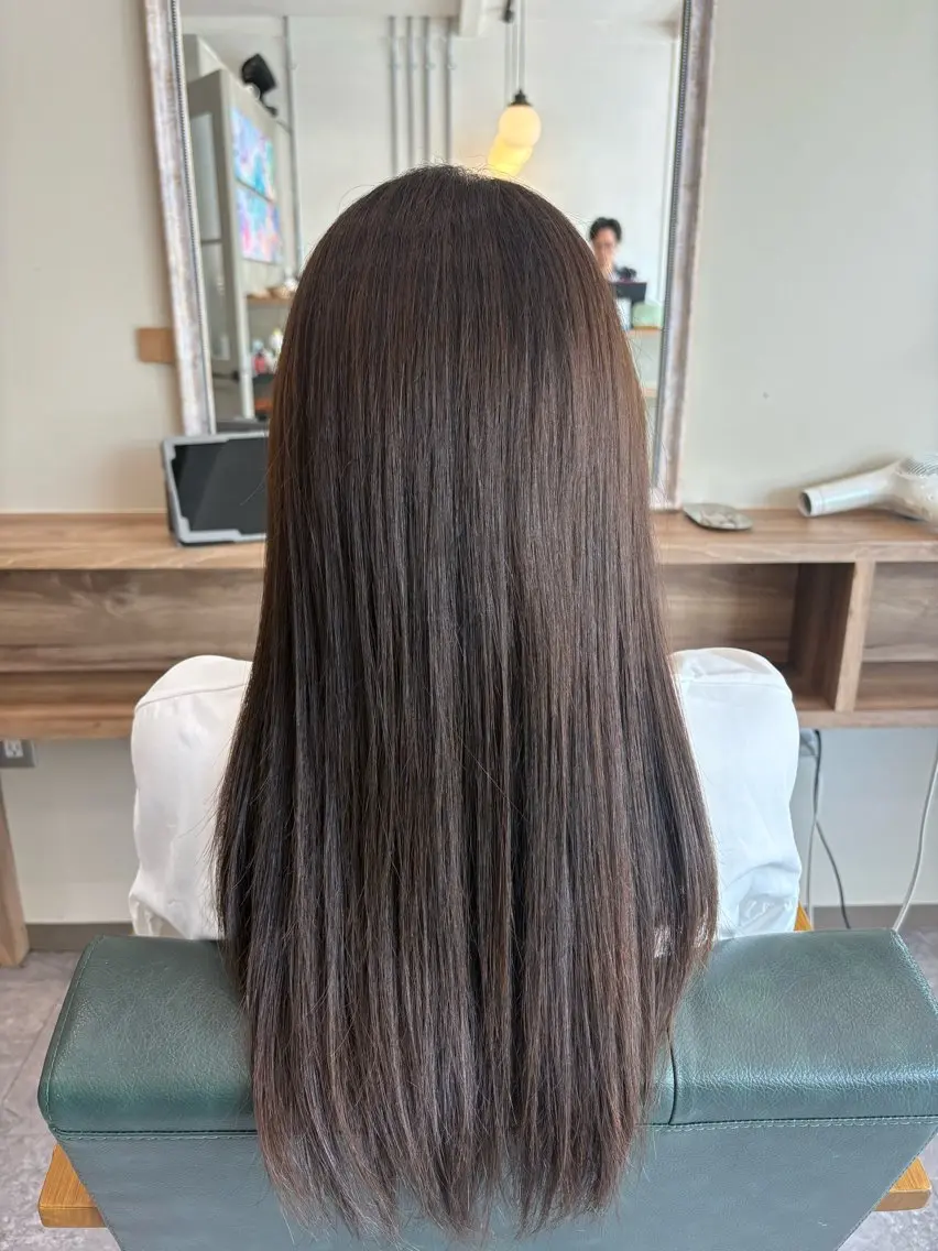ロング カラー 安谷屋 こはるのヘアスタイル