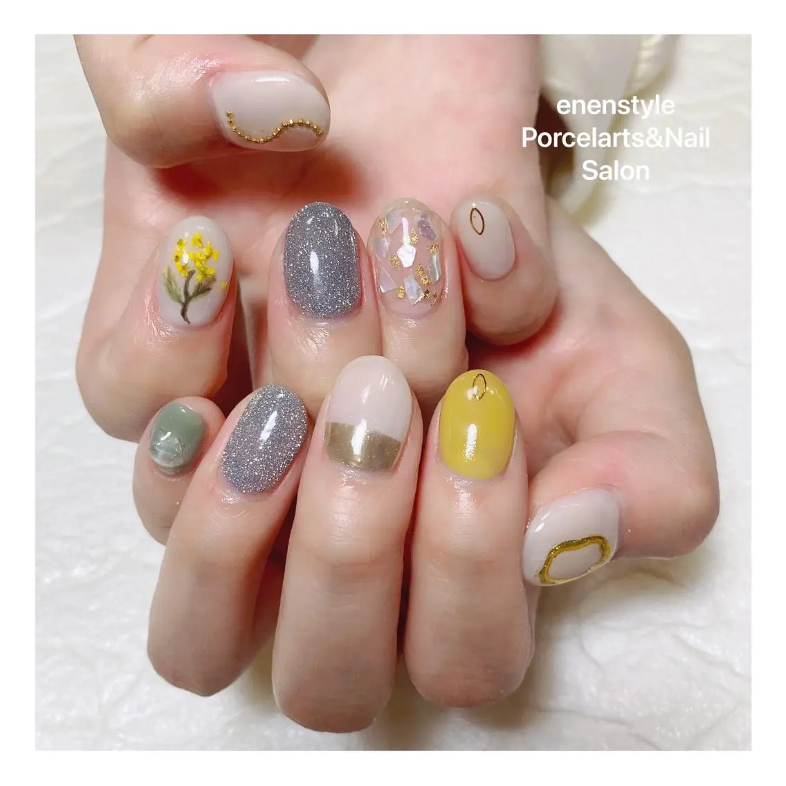 ミディアム ネイル ハンドネイル 🐾enen style 🐾のネイルデザイン