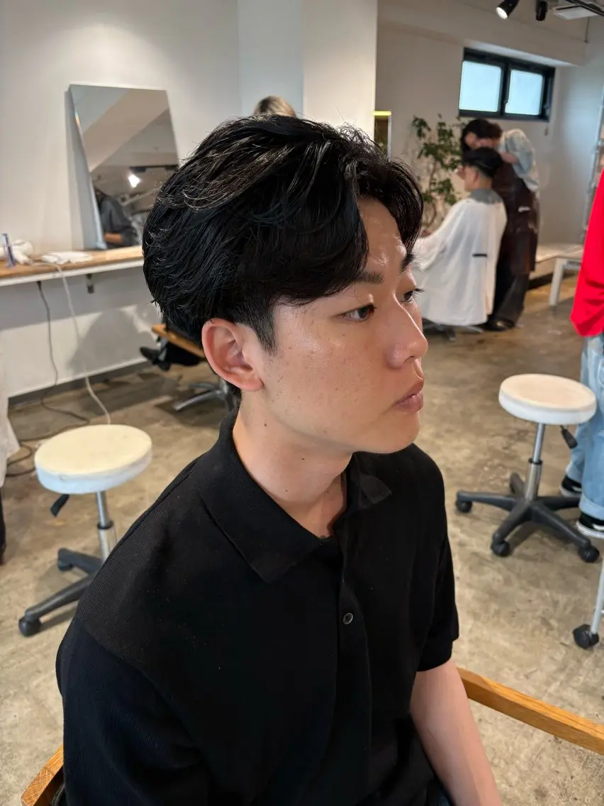 ショート パーマ メンズ センターパート ダウンパーマ フェザーパーマ カルマパーマ メンズ韓国風 名駅/フェザーパーマ 韓国ヘア/森岡のヘアスタイル