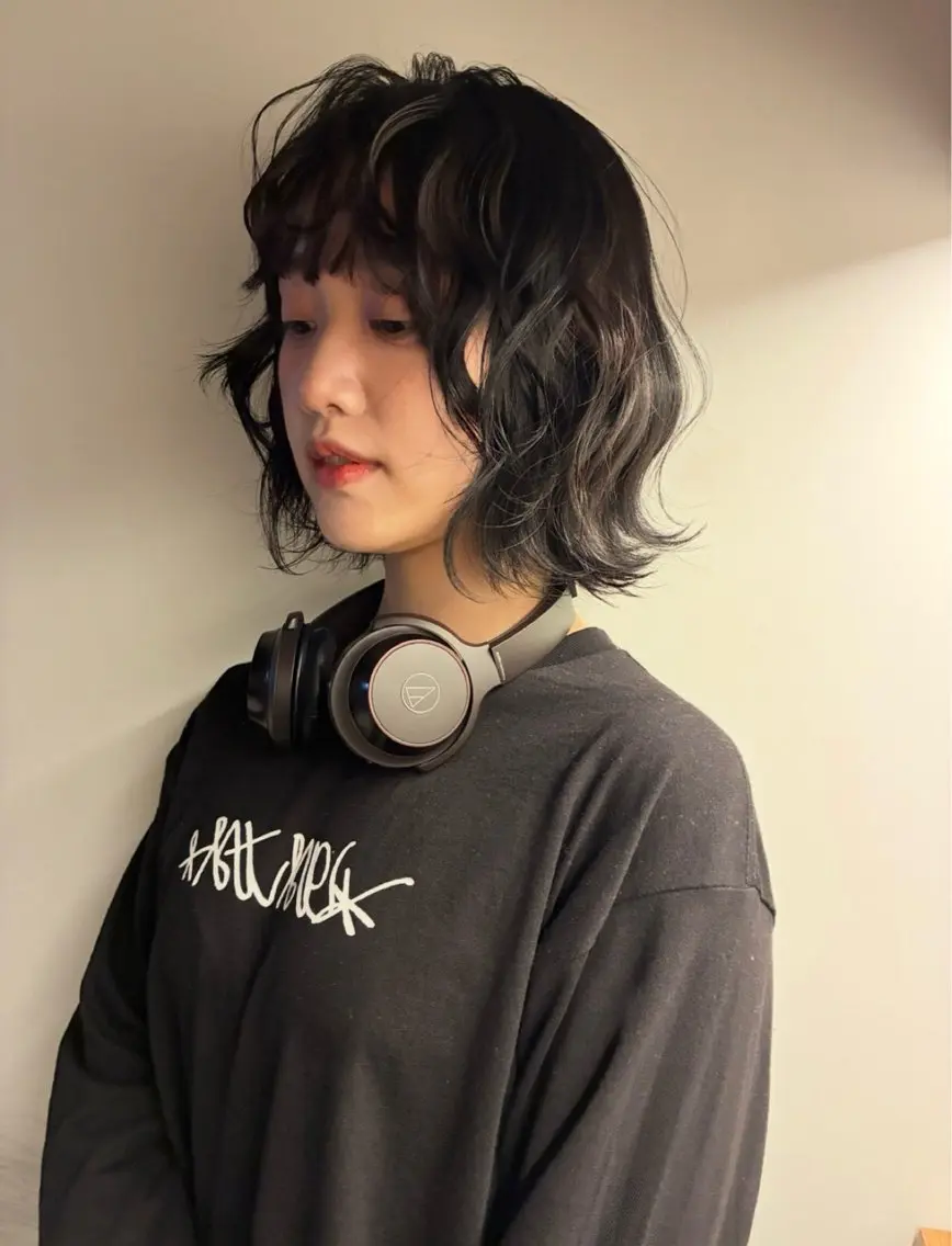 ショート カット ヘアカラー トリートメント nacoハイトーン ベージュ🤍のヘアスタイル